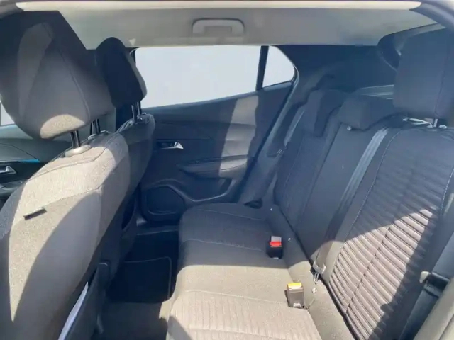 Peugeot 2008 puretech 100 s&amp;s bvm6 — photo 32