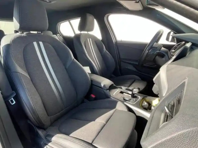 Bmw Serie 1 série 1 118da 150ch business design 8cv — photo 10
