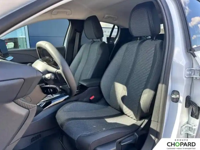 Peugeot 208 electrique 50 kwh 136ch — photo 11