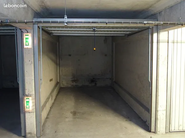 Garage fermé place Lafayette