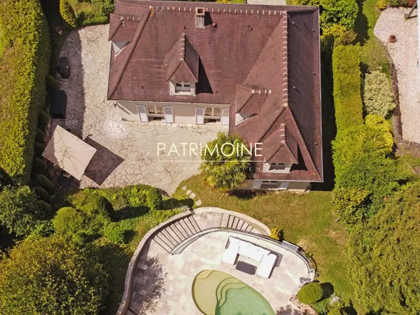 MAISON L ETANG LA VILLE - 7 pièce(s) - 185 m2
