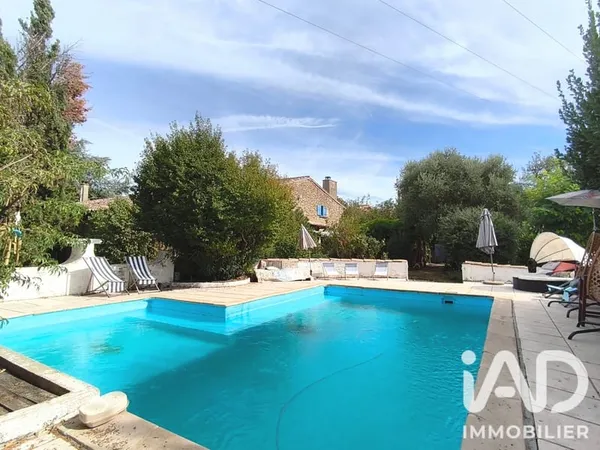 Maison 11 pièces 386 m²