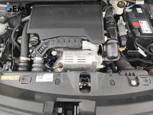 Peugeot 2008 puretech 100 s&amp;s bvm6 — photo 12