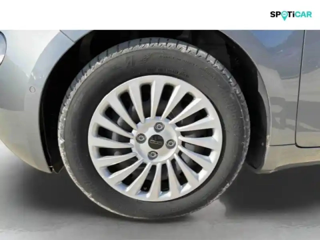 Fiat 500 e 118ch my23 — photo 10
