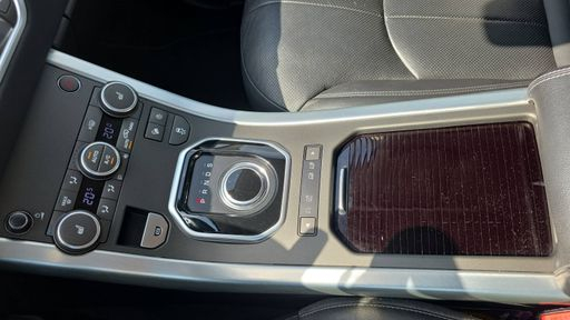 Land Rover Range Rover Evoque 2.0 SD4 240 BVA - SE Dynamic – 2018 – 156645 km – Diesel – Boîte Automatique — photo 17