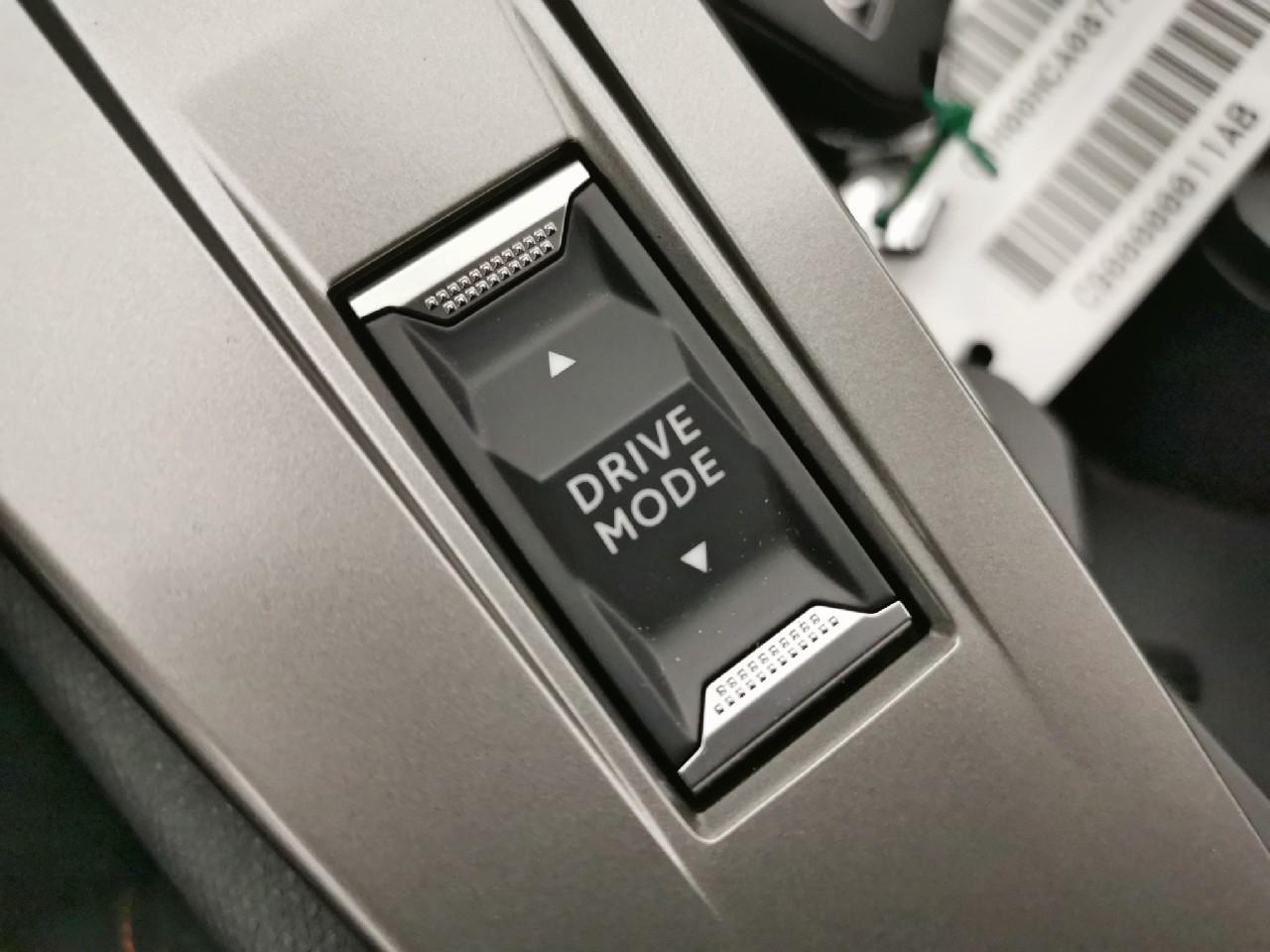 Peugeot 308 sw hybrid 145 e-dcs6 style — photo 31