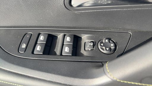Peugeot 2008 1.2 PureTech 130 EAT8 - GT – 2023 – 28131 km – Essence – Boîte Automatique — photo 2
