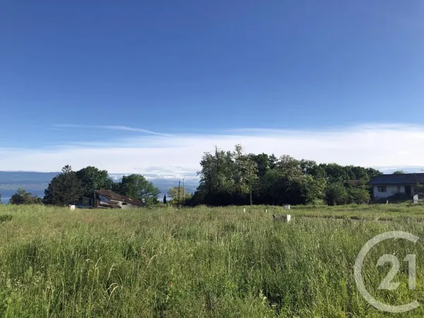 Terrain 700 m²