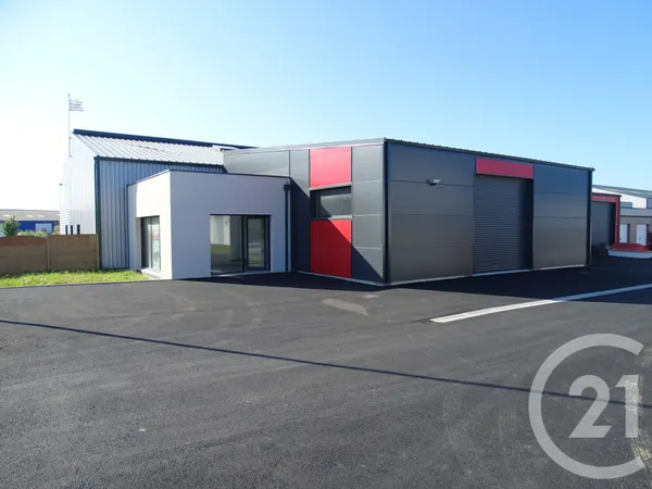 Local 2 pièces 156 m²