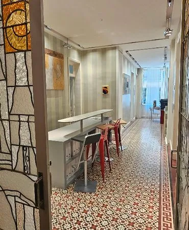 Bureaux d'exception 132 m² en rdc — opportunité rare au centre historique d'avignon