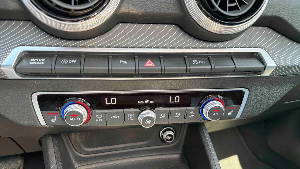 Audi Q2 35 TFSI 150 S tronic 7 — photo 11