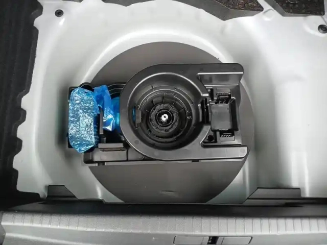 Peugeot 208 hybrid 100 e-dcs6 — photo 20
