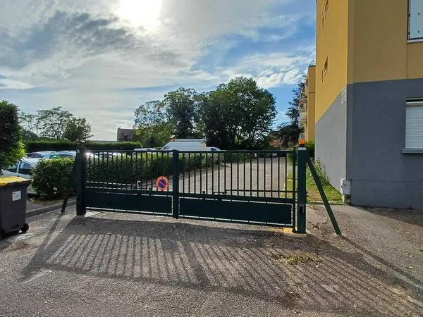 Garage/Parking