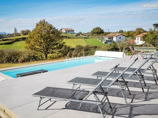 Villa 8 pièces 198 m²