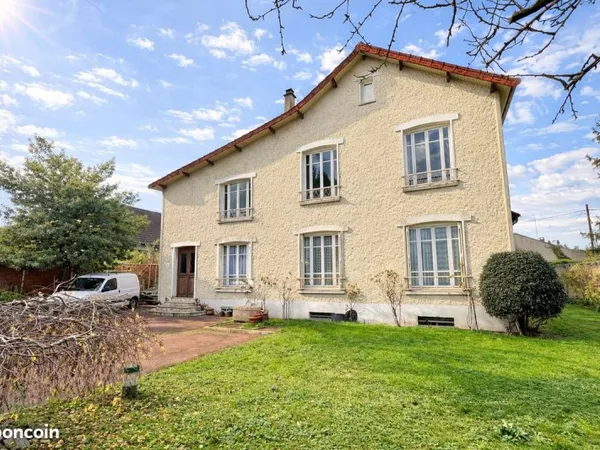 Maison 10 pièces 240 m²
