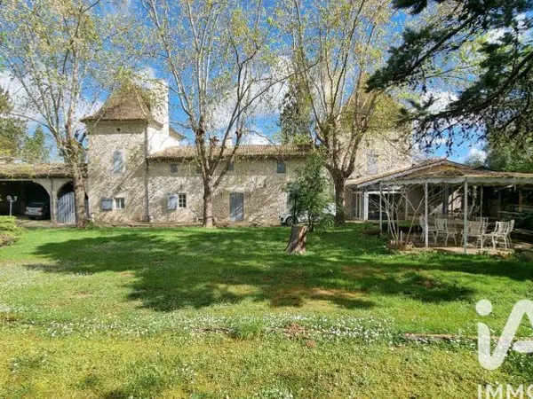 Maison 13 pièces 341 m²