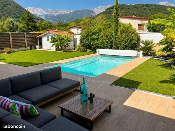 Maison climatisée avec piscine