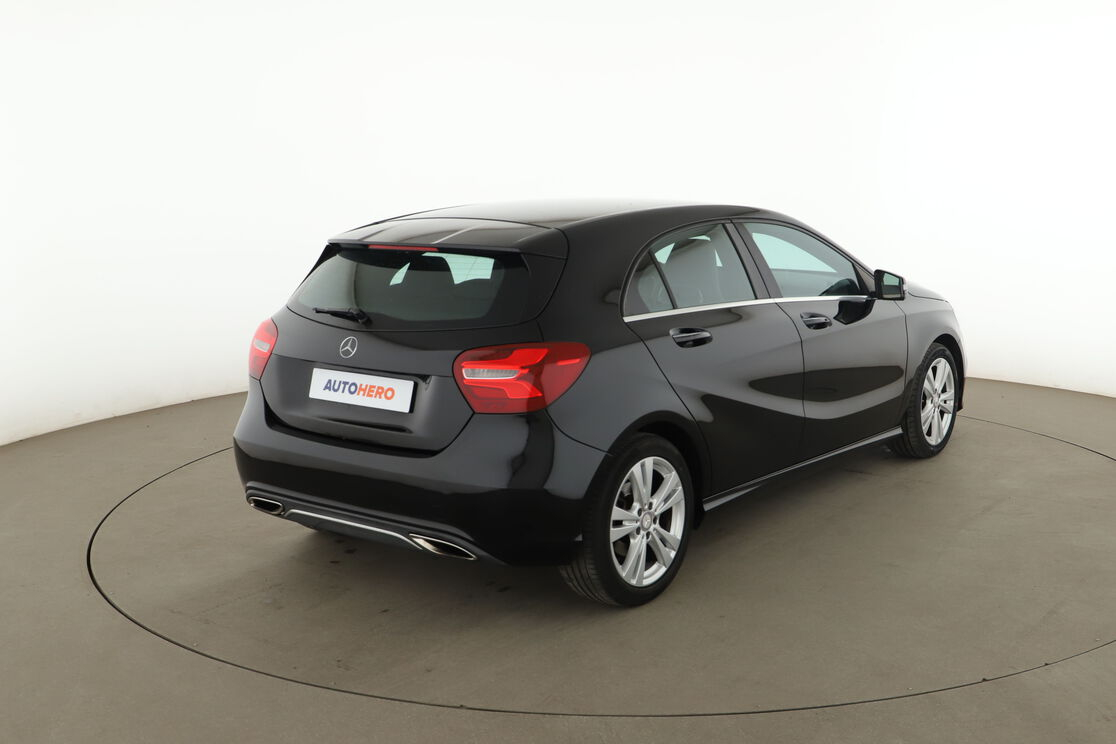 Mercedes-Benz Classe A 180 Sensation 7G-DCT — photo 5