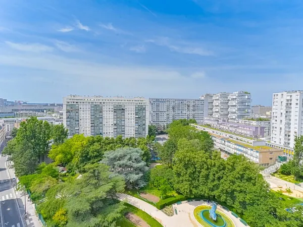 Paris 12e 3 pièces au 11e étage Vue dégagée, cave et par