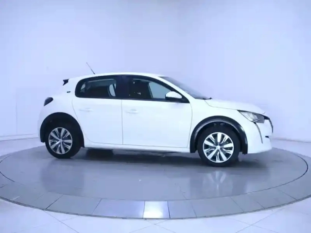 Peugeot 208 electrique 50 kwh 136ch — photo 4