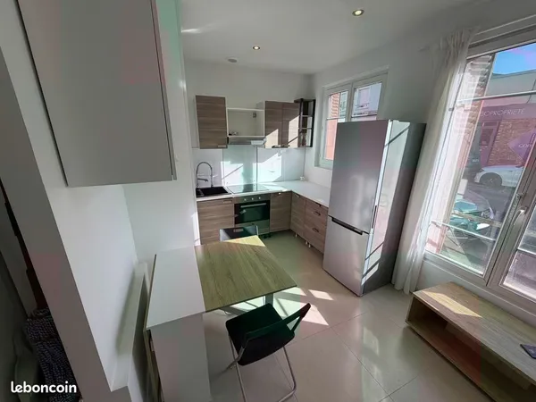 A louer, Studio meublé 27 m2 proche gare disponible immédiatement