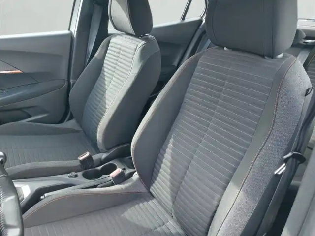 Peugeot 2008 puretech 100 s&amp;s bvm6 — photo 32