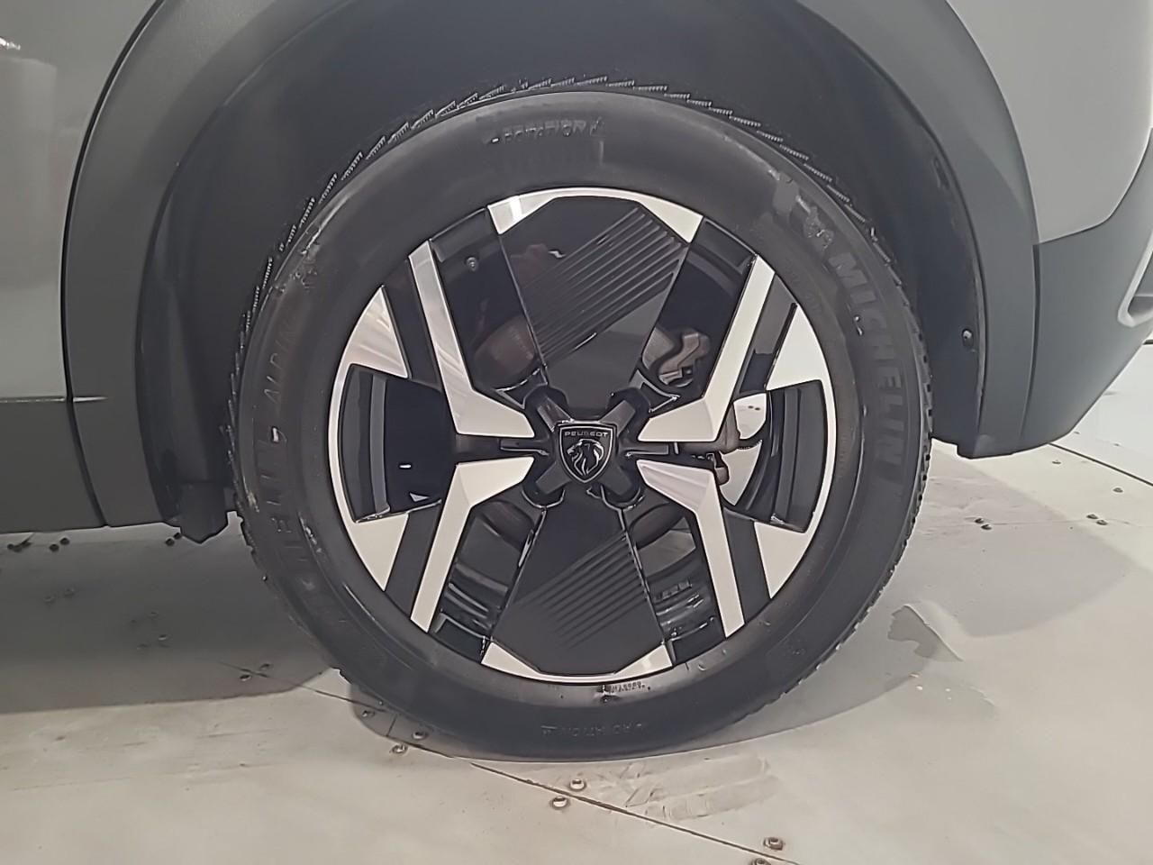 Peugeot 2008 electrique 54 kwh 156 ch gt — photo 16