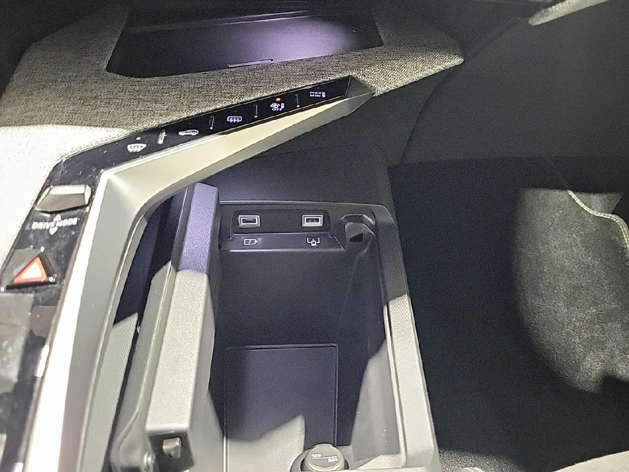 Peugeot 5008 hybrid 136 e-dcs6 gt — photo 25