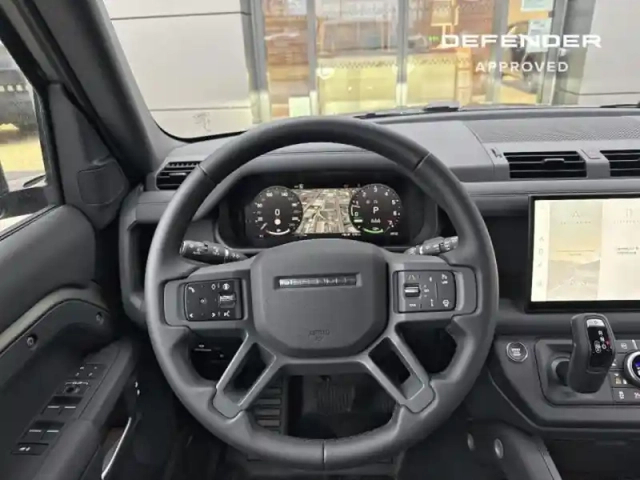 Land Rover Defender 110 2.0 p300e x-dynamic se — photo 8
