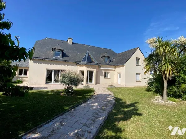 Maison 7 pièces 235 m²