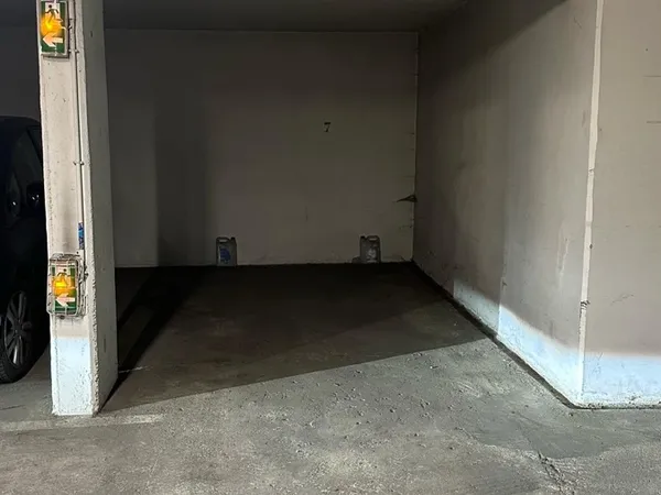 Loue parking 11m²