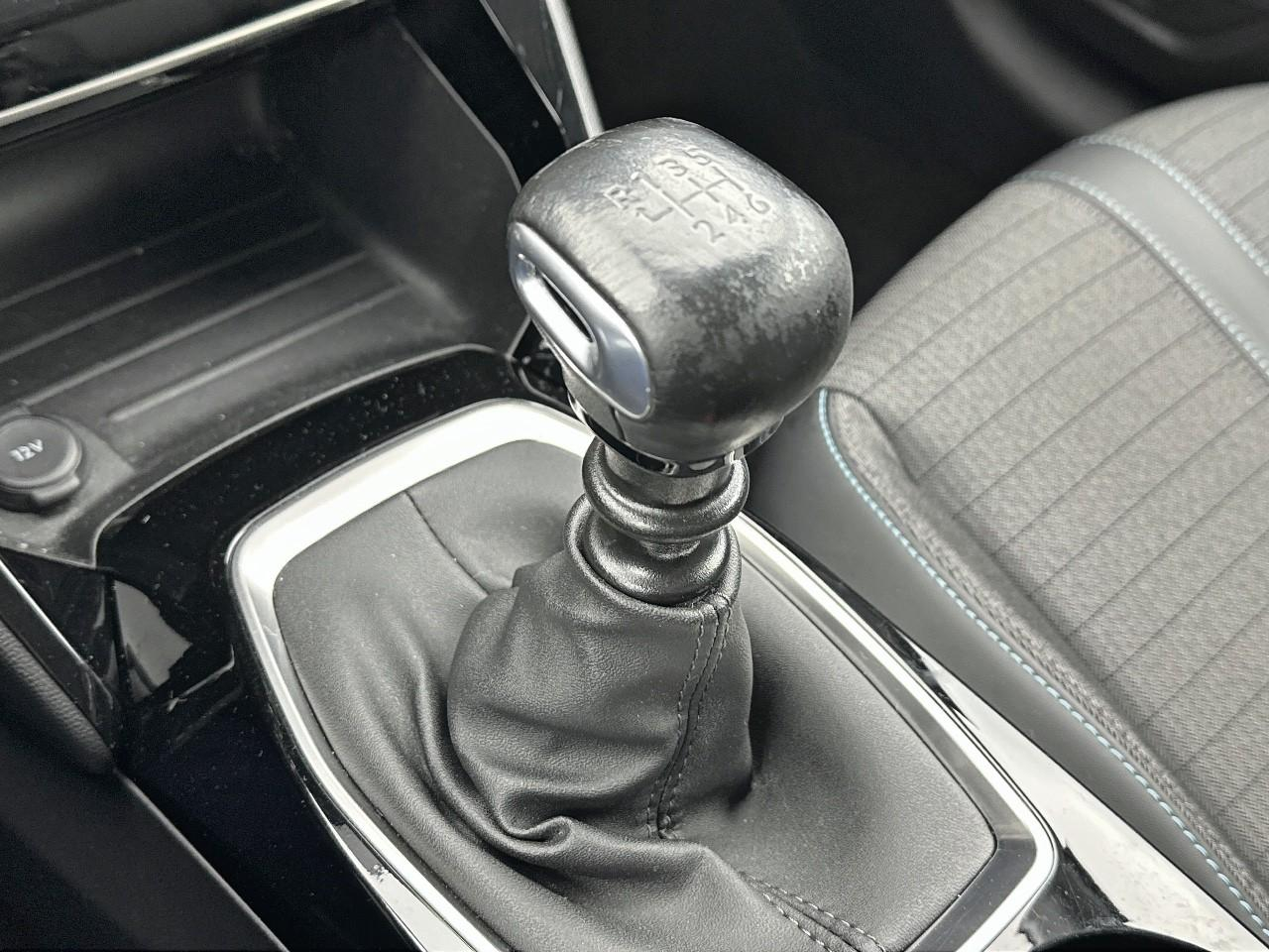 Peugeot 208 puretech 100 s&s bvm6 allure — photo 34