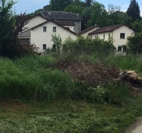 Local 25 m² duplex ; Aix Nord ; à refaire en appartement ; cave possible