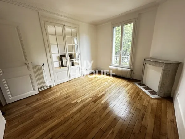 APPARTEMENT À LOUER DE 3 PIÈCES DE 52,00 M²