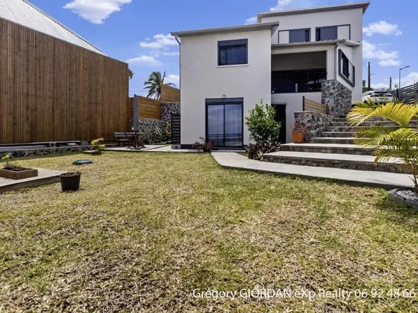 Maison neuve comtemporaine avec studio indépendant
