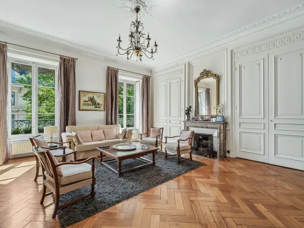 Vends bel appartement bourgeois Avenue FOCH - 121 m2 - Climatisation