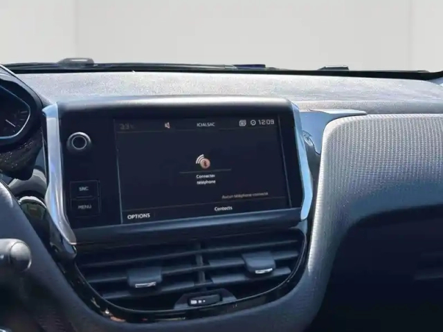 Peugeot 2008 1.2 puretech 110ch e6.c allure s&amp;s eat6 — photo 15