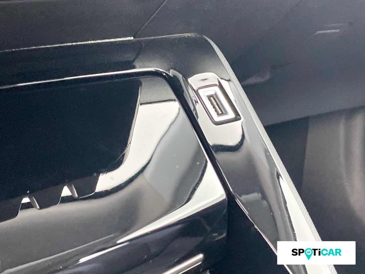 Peugeot 2008 1.2 puretech 130ch s&s allure eat8 — photo 16