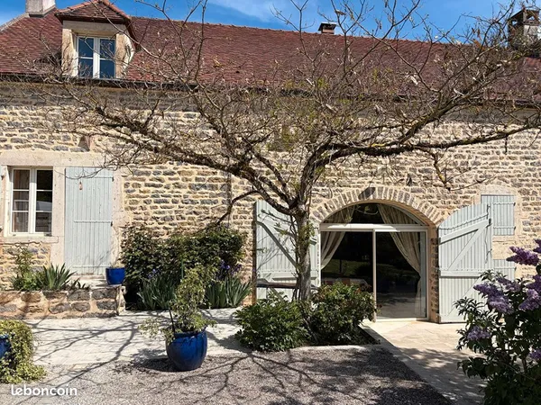 Maison 6 pièces 230 m²