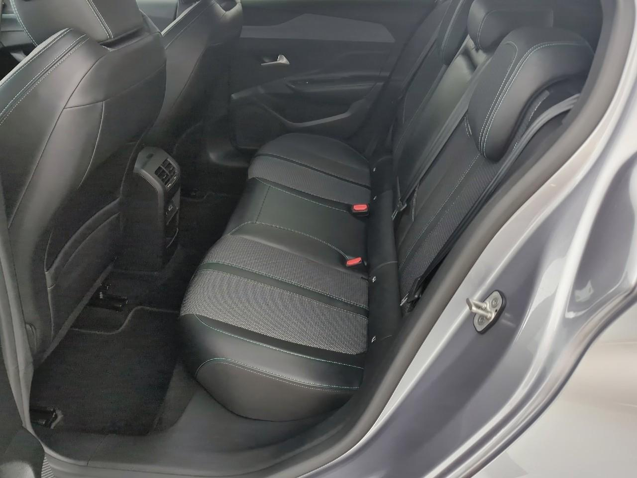 Peugeot 308 bluehdi 130ch s&s eat8 allure pack — photo 10