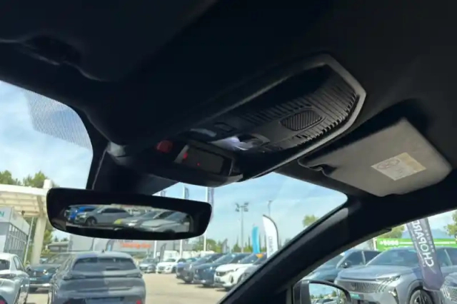 Peugeot 3008 hybrid 225 e-eat8 — photo 24