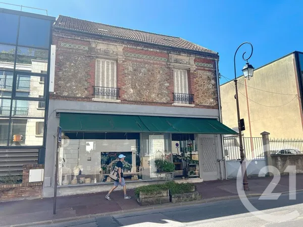 Local 417 m²