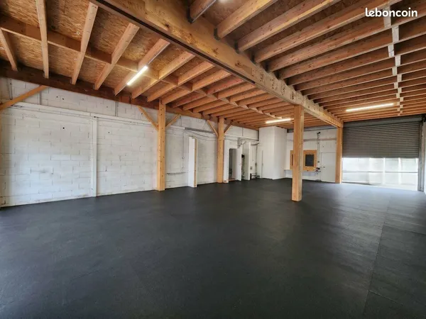 Local commercial 204 m² SAINT RAPHAEL