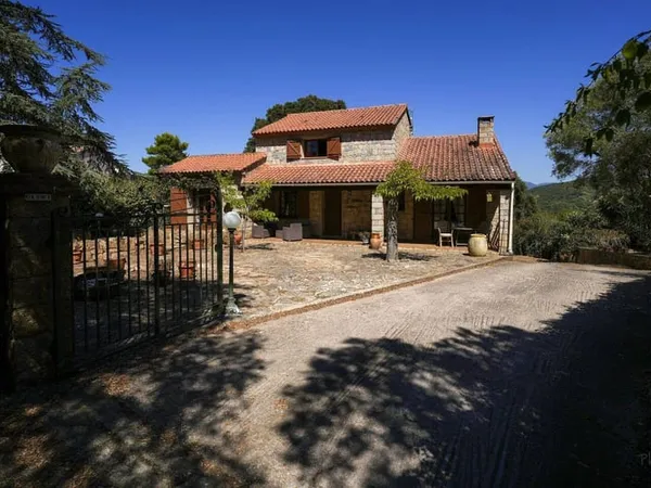 Maison 5 pièces 280 m²