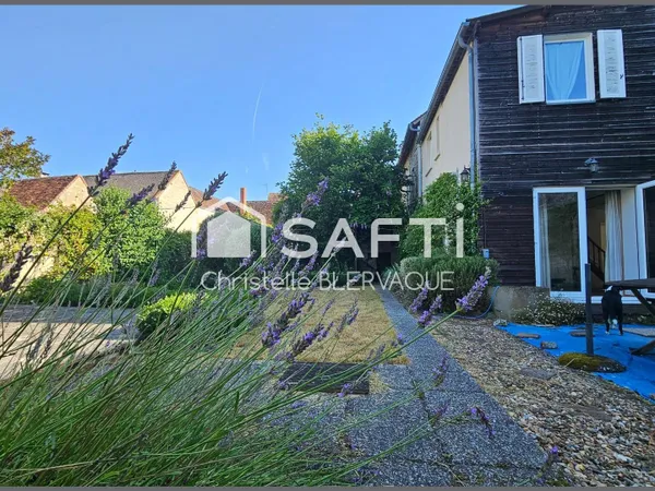 Maison familiale de 127 m² avec grange, dépendances et jardin