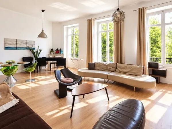 Cannes Centre -- appartement 3 pièces 89 m2, balcon, traversa