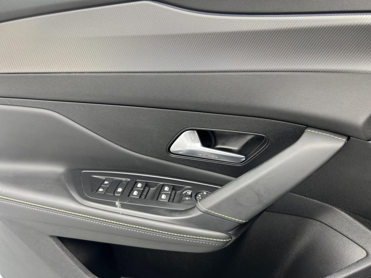 Peugeot 308 hybrid 136 e-dcs6 gt — photo 30