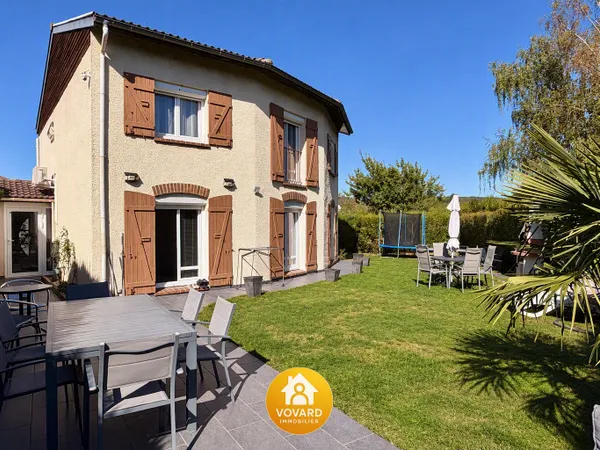 Maison familiale 4 chambres avec jardin