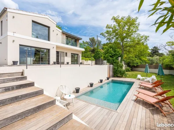 Maison 5 pièces 180 m²