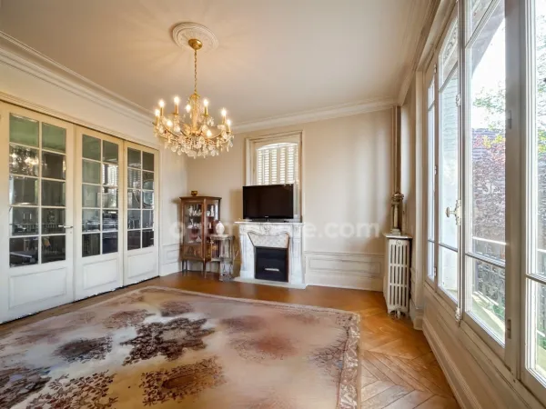 PROPRIETE - MAISON BOURGEOISE D'EXCEPTION 10 PIECES - 220 m2 - TERRAIN 2500 m2